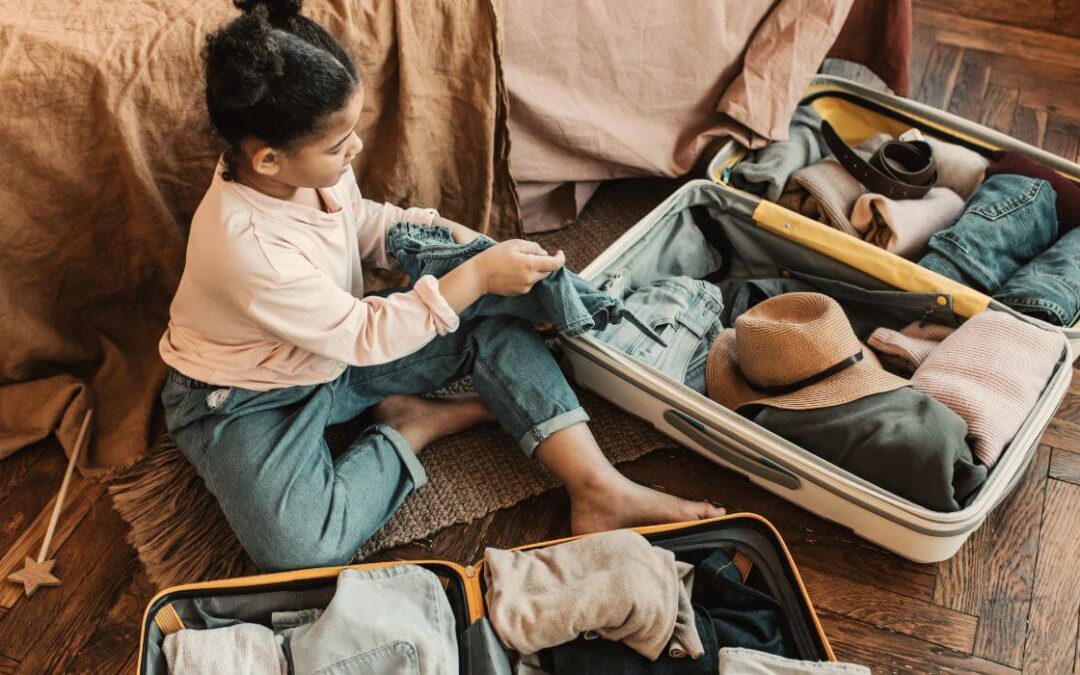 Ma méthode ultime : voyager léger avec des enfants (sans rien oublier !)
